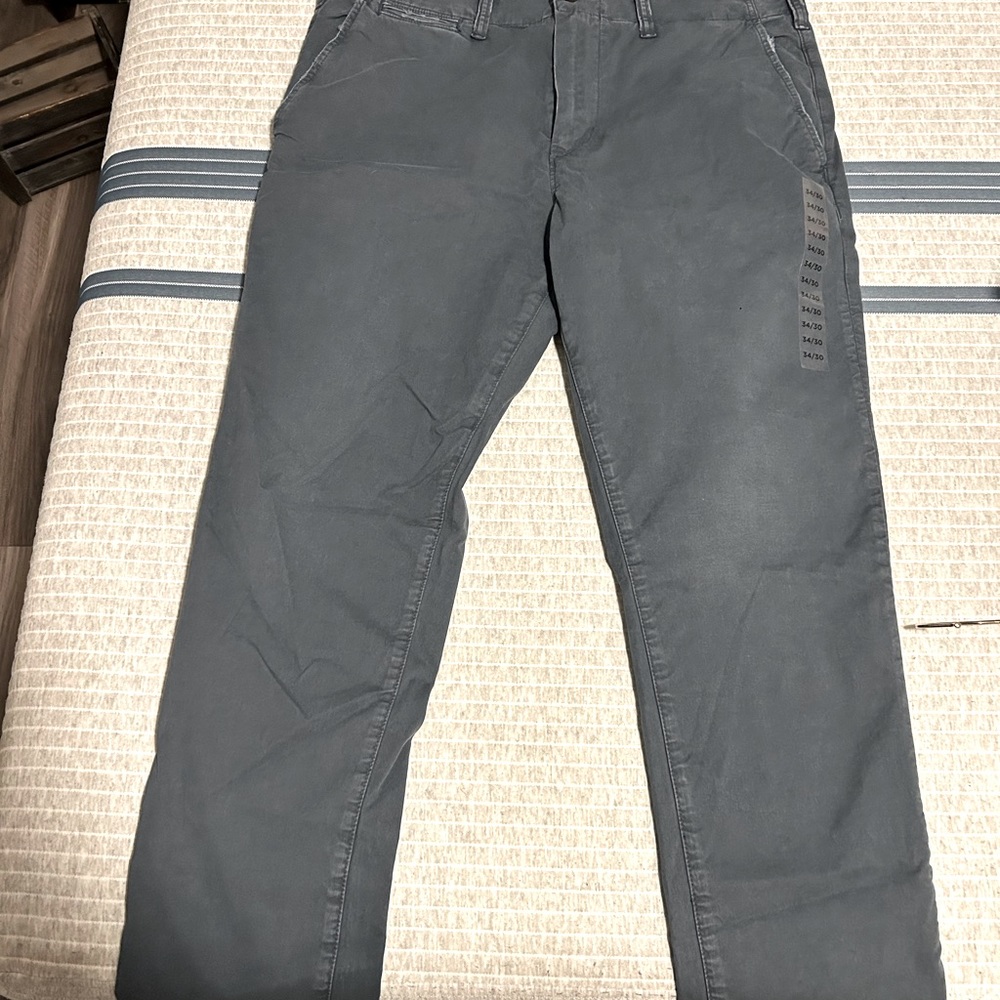 American eagle khaki pants